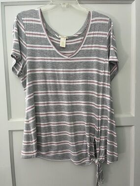 Matty M Gray & Pink Striped V-Neck Tie-Hem Tee